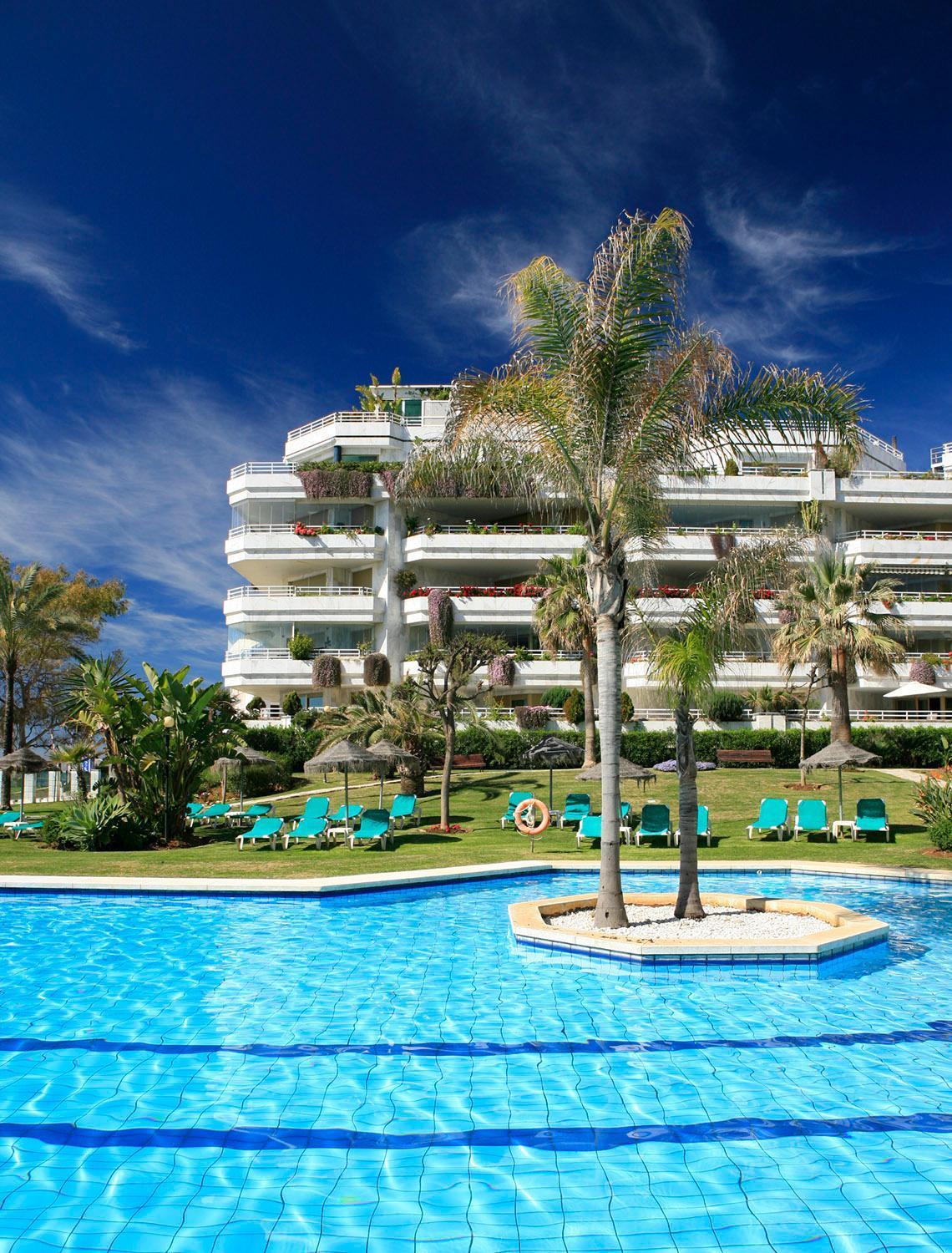 Coral Beach Aparthotel Марбелья Екстер'єр фото